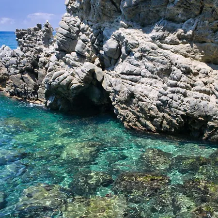 Mansion In Capo Vaticano Near The Beach